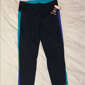 Victoria’s Secret Sport cropped leggings